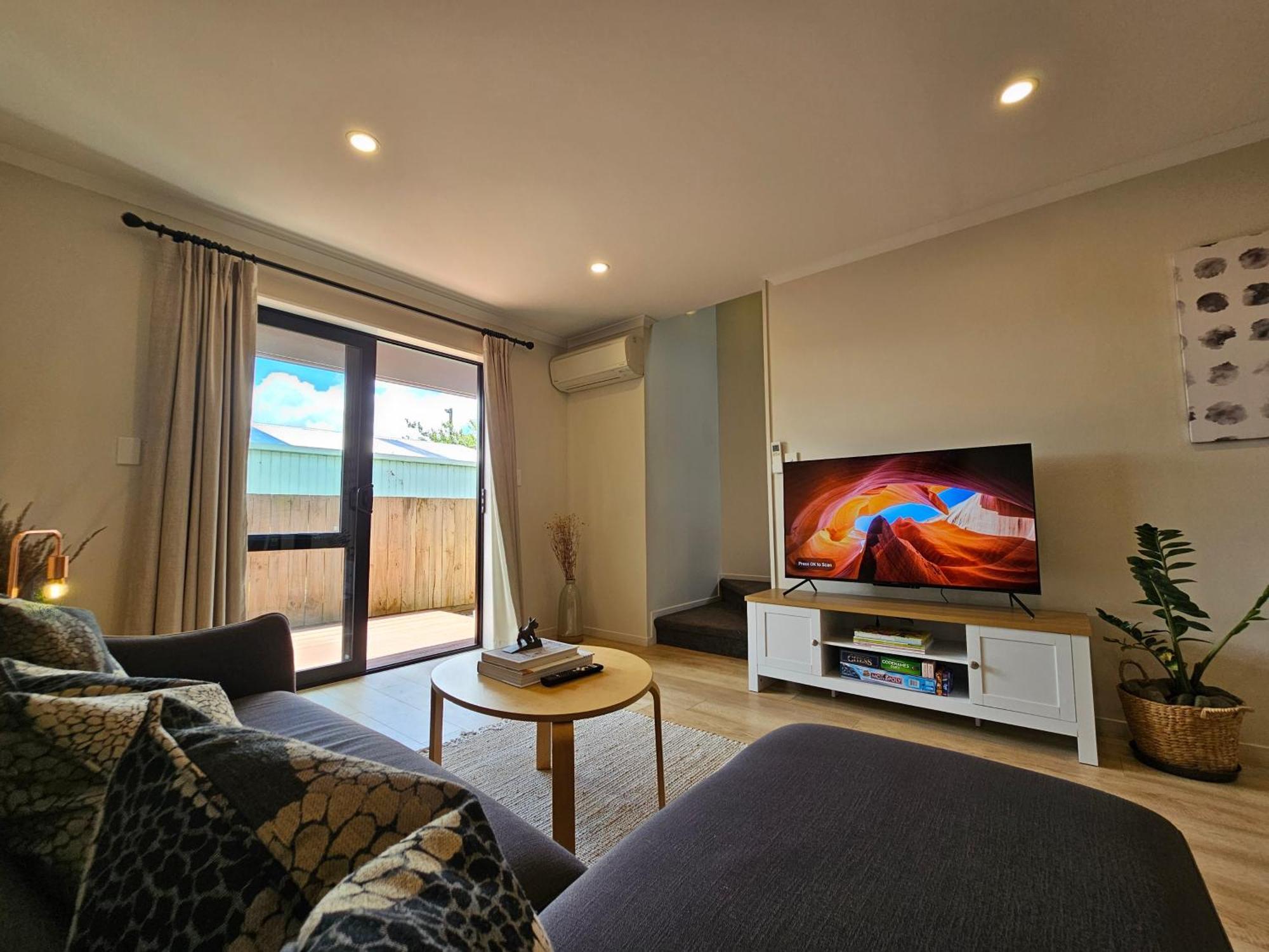 Gazeley Gem Apartment Hamilton Exterior photo